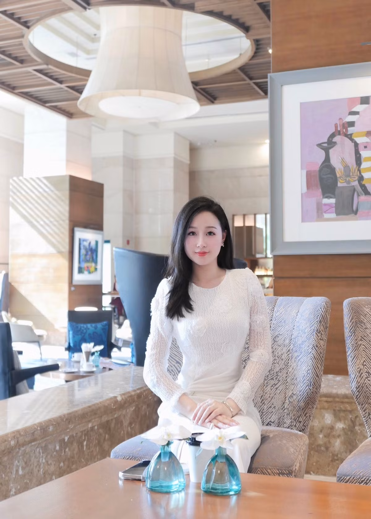 Dù bất ngờ nổi tiếng, Mỹ Linh vẫn luôn giữ vững sự khiêm tốn và tập trung vào công việc giảng dạy.