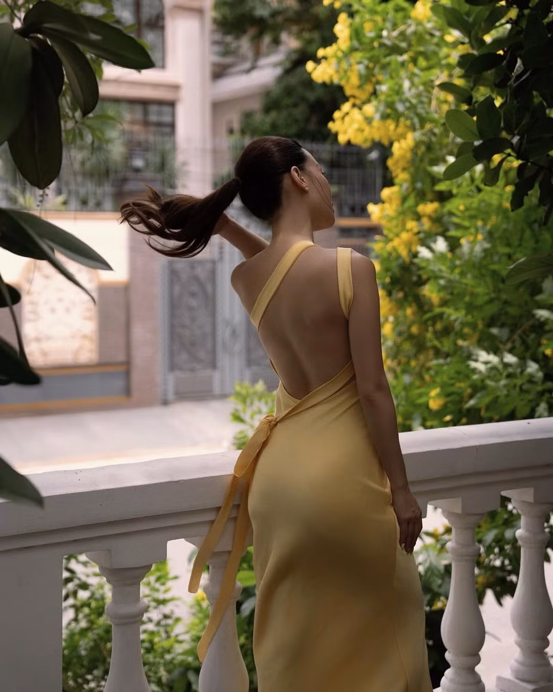 Mới đây, cô nàng lại tiếp tục gây ấn tượng với một bộ ảnh đầy chất thơ, khoe trọn vẻ đẹp trưởng thành và quyến rũ. (Ảnh: IGNV)