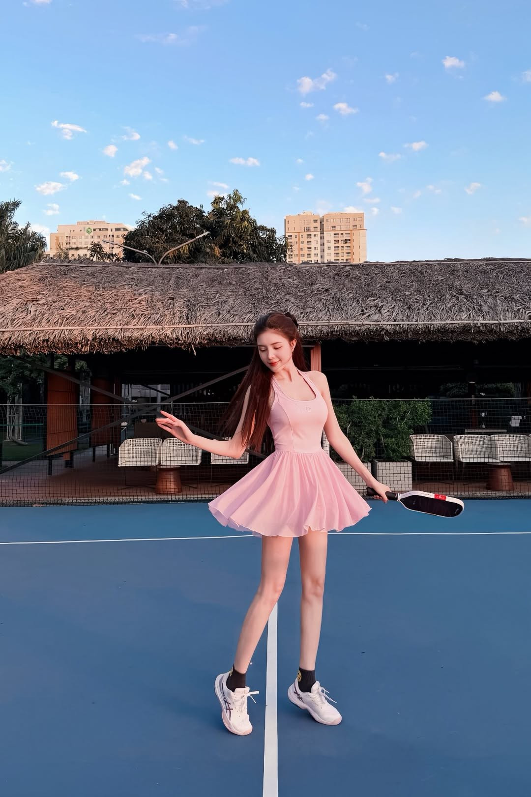 Nhìn những bước chạy thanh thoát của cô trên sân, có thể thấy "cựu hot girl" đang tận hưởng những giây phút thư giãn tuyệt vời bên cạnh việc rèn luyện sức khỏe. (Ảnh: IGNV)