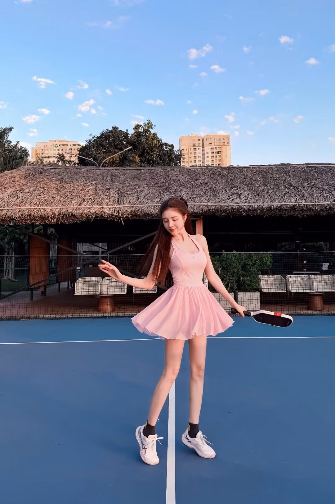 Nhìn những bước chạy thanh thoát của cô trên sân, có thể thấy "cựu hot girl" đang tận hưởng những giây phút thư giãn tuyệt vời bên cạnh việc rèn luyện sức khỏe. (Ảnh: IGNV)