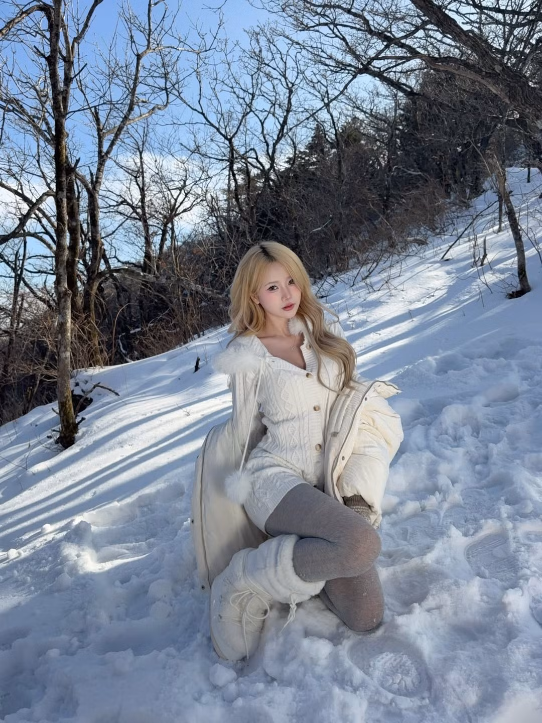 Dù là góc nghiêng thần thánh hay ánh nhìn trực diện vào ống kính, Diệu Linh đều thể hiện được sự tự tin và sức hút khó cưỡng của một hot KOL hàng đầu. (Ảnh: IGNV)