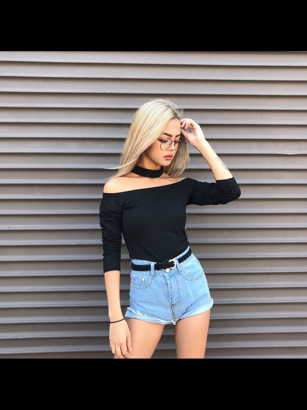 Dù không còn là "hiện tượng" bùng nổ như năm 2016, nhưng cô vẫn là gương mặt quen thuộc của các nhà mốt xa xỉ như Gucci, Louis Vuitton hay Valentino. (Ảnh: IGNV)