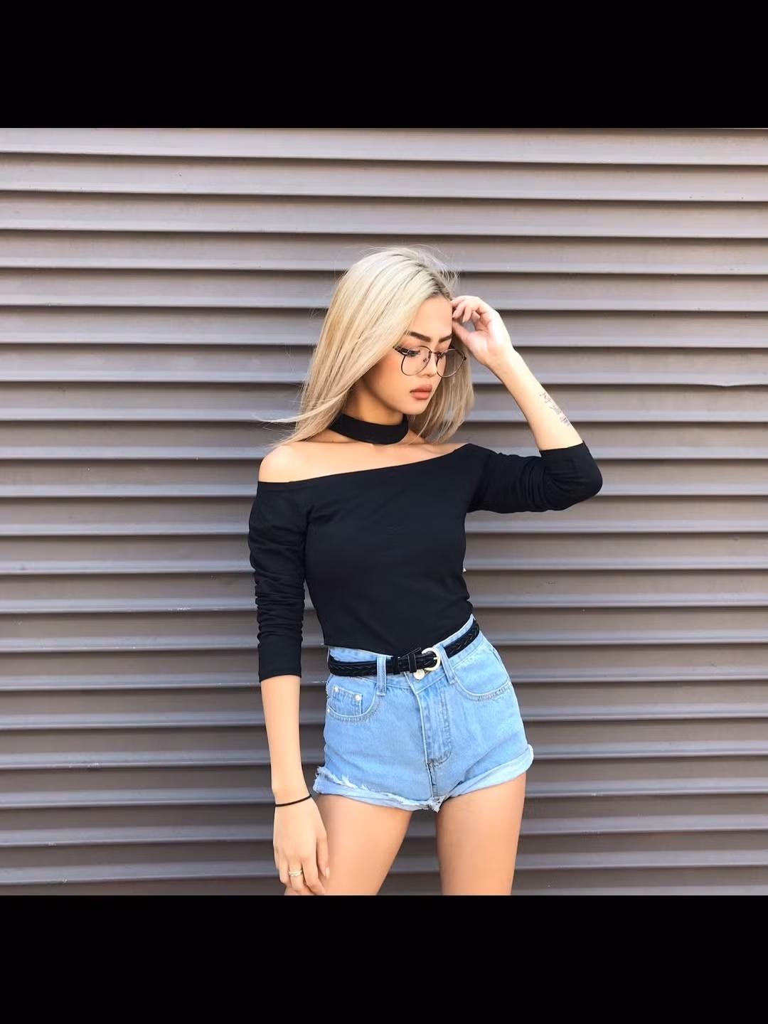 Dù không còn là "hiện tượng" bùng nổ như năm 2016, nhưng cô vẫn là gương mặt quen thuộc của các nhà mốt xa xỉ như Gucci, Louis Vuitton hay Valentino. (Ảnh: IGNV)