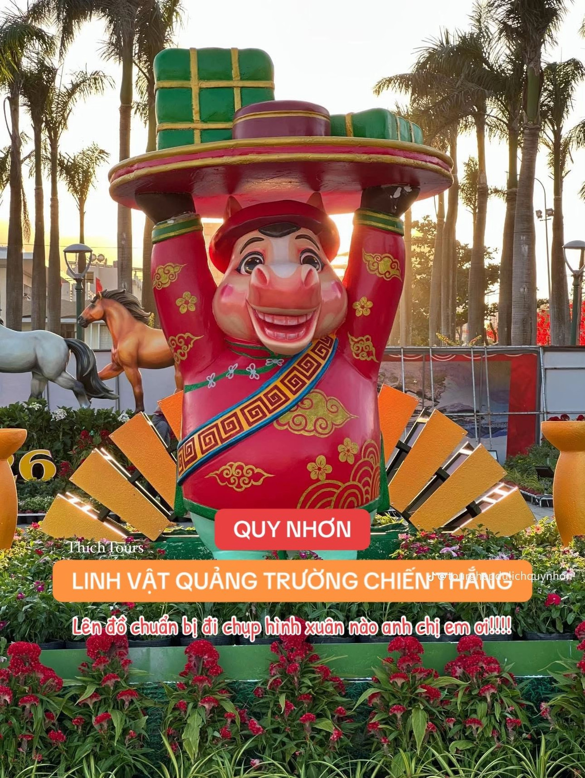 Sự kết hợp giữa yếu tố văn hóa con giáp và hơi thở đời sống số đã giúp linh vật Bính Ngọ tại Quy Nhơn trở thành một trong những tạo hình ấn tượng và gần gũi nhất mùa Tết năm nay. (Ảnh: Tổng hợp Facebook)