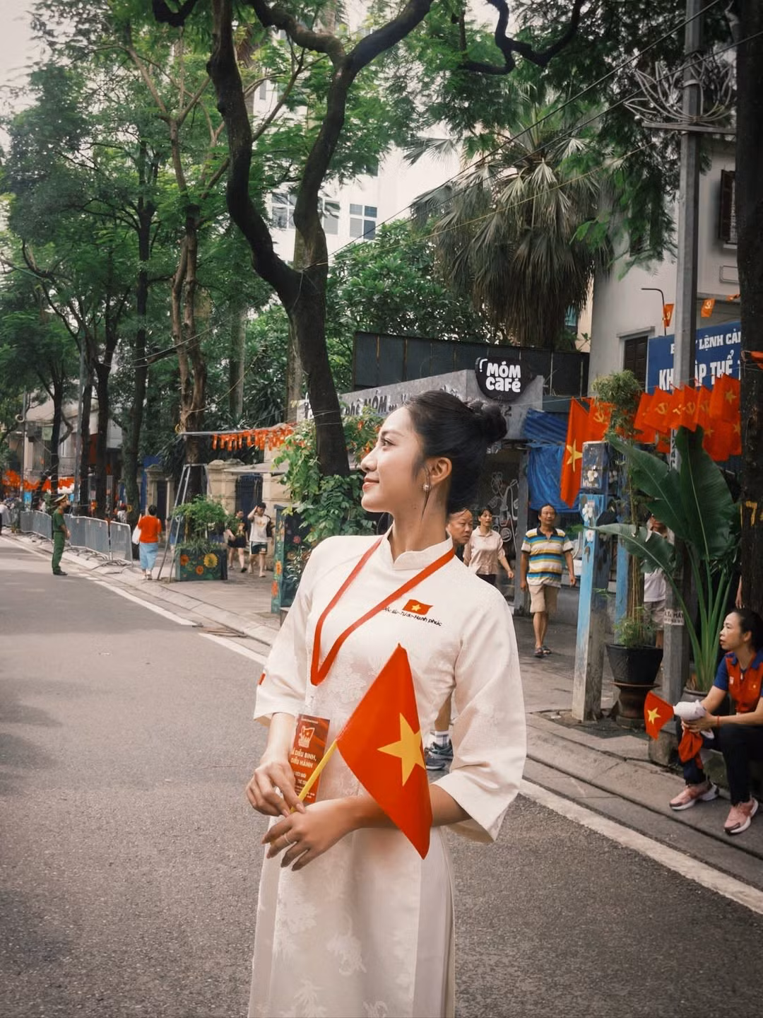 Hoa hậu Việt Nam 2024 Hà Trúc Linh tham gia Khối văn hóa - thể thao trong lễ kỷ niệm, diễu binh, diễu hành 80 năm Cách mạng tháng Tám thành công và Quốc khánh 2/9. (Ảnh: IGNV)