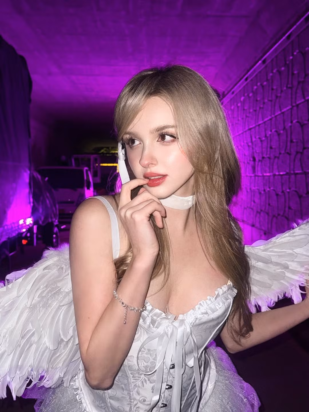 Cô sở hữu hơn 3 triệu lượt theo dõi trên Instagram và hơn 13 triệu người theo dõi trên TikTok, khẳng định độ "hot" trong cộng đồng người hâm mộ châu Á. (Ảnh: IGNV)