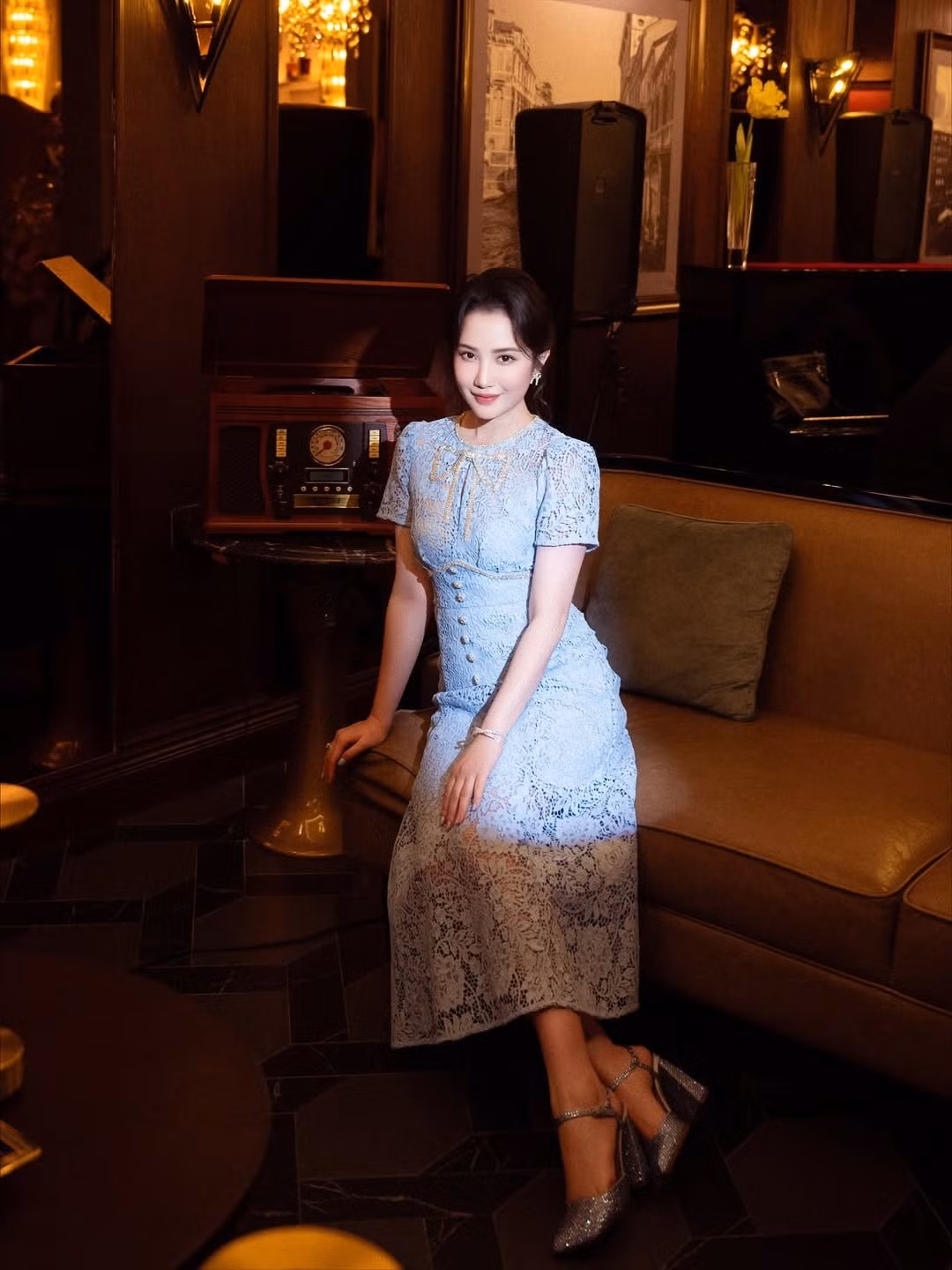 Sau bữa tiệc, Primmy Trương đã đăng tải loạt hình ảnh rạng rỡ, kèm theo những lời cảm ơn chân thành đến chồng. Cô không ngần ngại bày tỏ: “Cảm ơn ông xã vì đã chuẩn bị cho em một sinh nhật ngọt ngào nhất.”