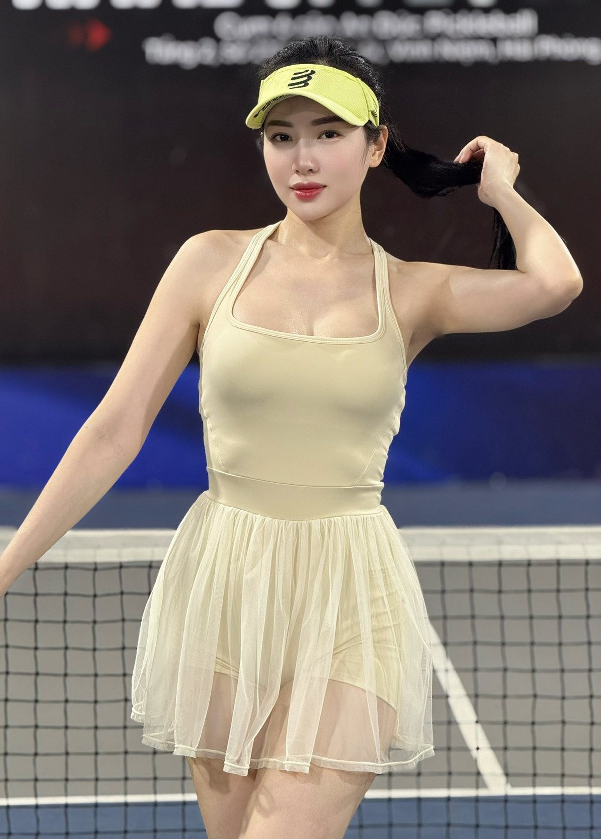 Cô nàng thường chia sẻ những khoảnh khắc check-in trên sân tập với phong cách trẻ trung, năng động. (Ảnh: FBNV)