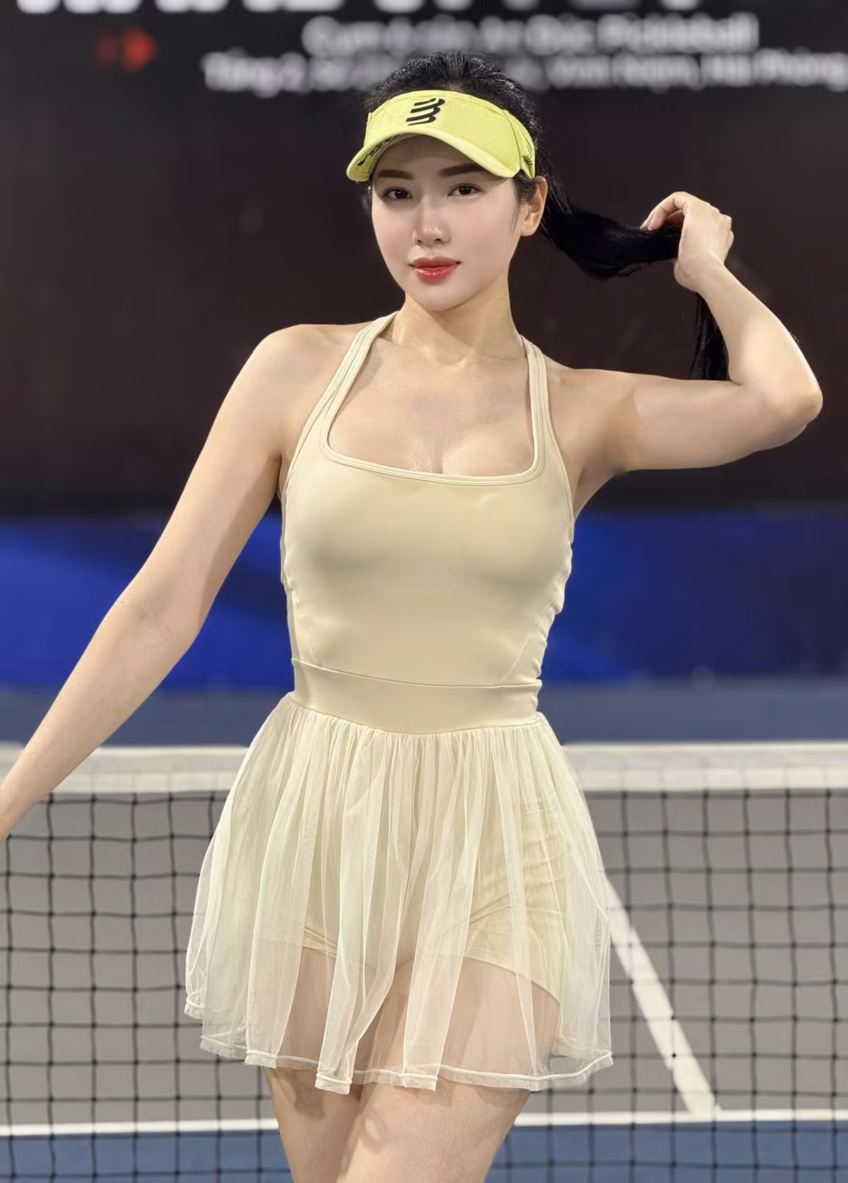 Cô nàng thường chia sẻ những khoảnh khắc check-in trên sân tập với phong cách trẻ trung, năng động. (Ảnh: FBNV)