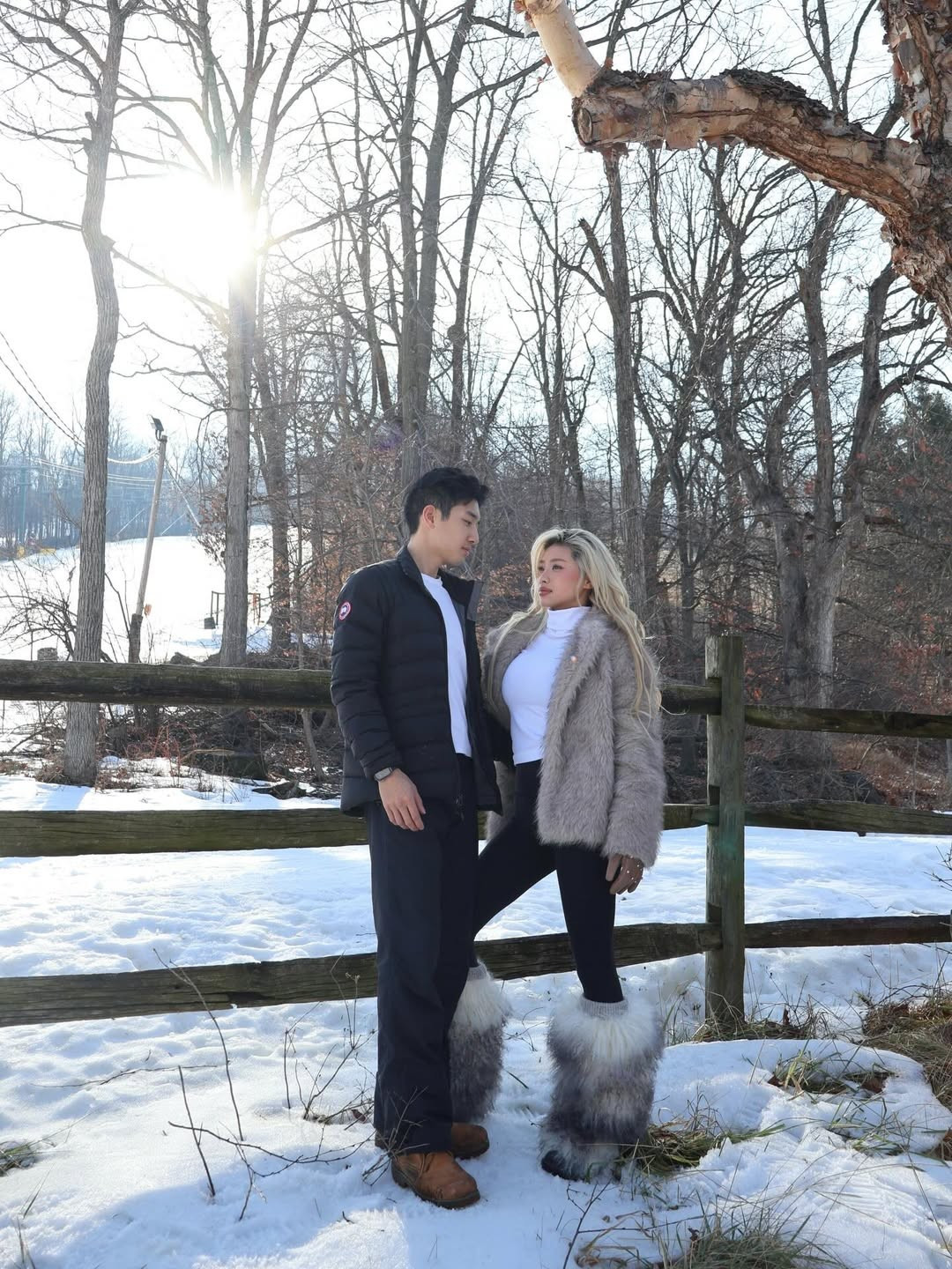 Việc thường xuyên chia sẻ những hình ảnh du lịch, check-in sang chảnh và cuộc sống hạnh phúc bên bạn trai cho thấy cô đang có khoảng thời gian bình yên và vui vẻ tại nước ngoài. (Ảnh: IGNV)