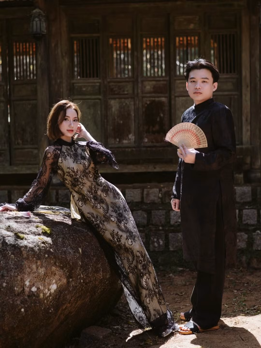 Mới đây, cộng đồng Liên Quân Mobile lại được một phen "đứng ngồi không yên" khi nam tuyển thủ được mệnh danh là "Vua đường giữa" - Maris (Nguyễn Quốc Huy) cùng cô bạn gái Thiên Ngọc Anh tung bộ ảnh đón Tết cực kỳ chất lượng. (Ảnh: IGNV)