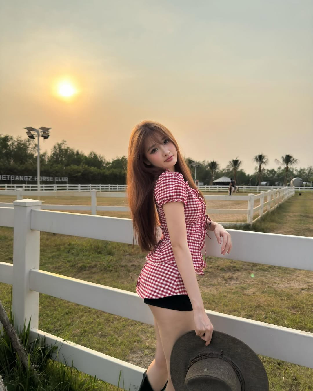 Dưới phần bình luận, không ít người hâm mộ đã phải trầm trồ trước sự trưởng thành về cả nhan sắc lẫn phong cách thời trang của "vợ quốc dân" ngày nào. (Ảnh: IGNV)