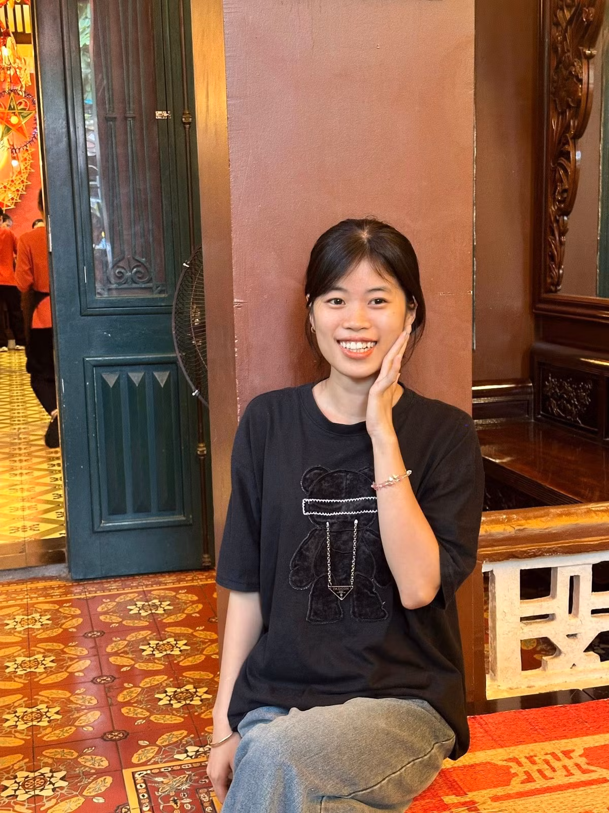 Nhiều người biết đến Đồng Thùy Dung vốn đã quen thuộc với một cô nàng có gương mặt nhỏ nhắn, không quá nổi bật nhưng có sự duyên dáng riêng. (Ảnh: FBNV)