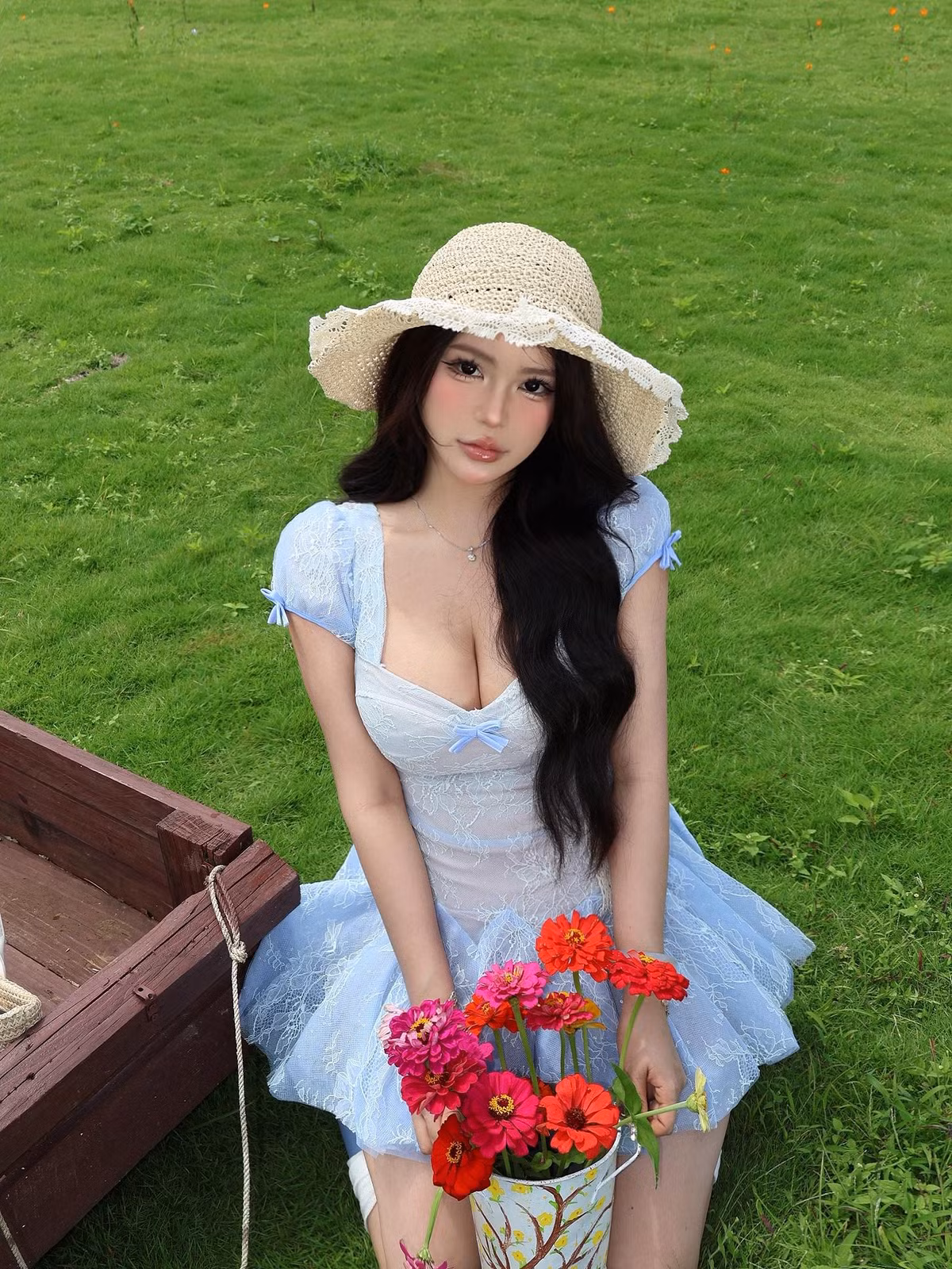 Nguyễn Trương Anh Thư, một cái tên không còn xa lạ với cộng đồng mạng, mới đây đã gây bão với bộ ảnh bikini khoe trọn vóc dáng nóng bỏng, quyến rũ. (Ảnh: IGNV)