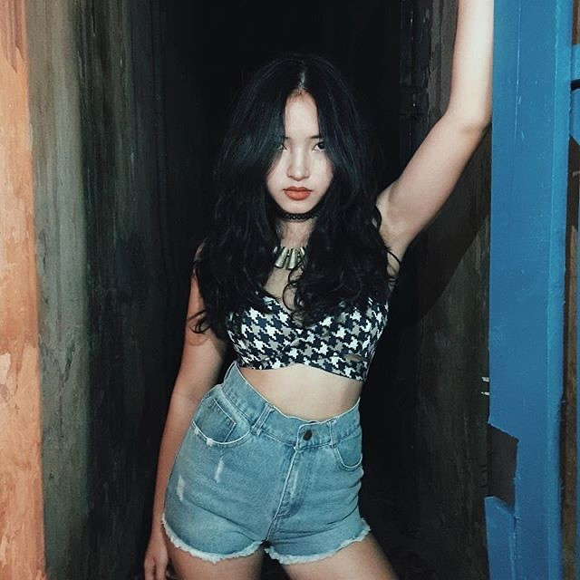 Sau 10 năm, dù phong cách có phần trưởng thành và đẳng cấp hơn, nhưng cái "chất" riêng, sự tự tin và gương mặt thương hiệu của nàng fashionista Hà Thành vẫn luôn là điều khiến công đồng mạng ngưỡng mộ. (Ảnh: IGNV)