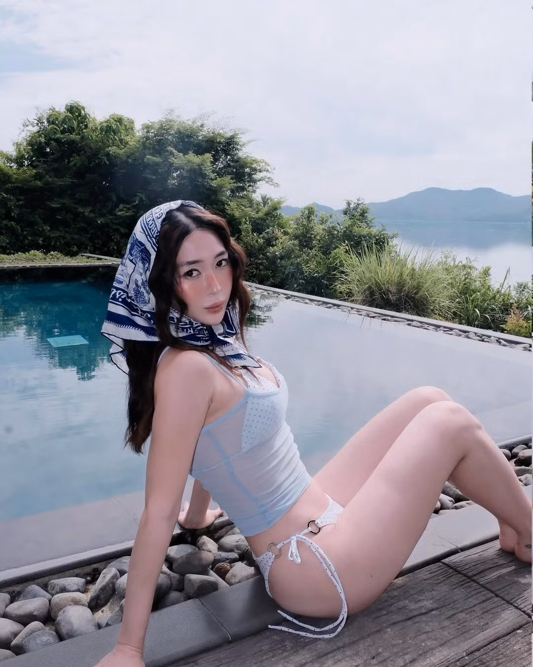 Dù đã bước sang tuổi U40 và sống khá kín tiếng, Sun HT vẫn gây ấn tượng mạnh với vóc dáng thon gọn, nóng bỏng đáng ngưỡng mộ.