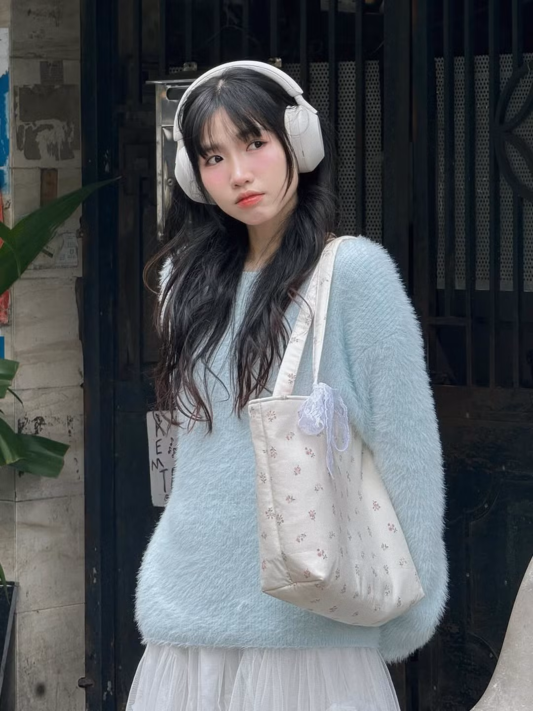 Nội dung của Minh Ngọc không chỉ xoay quanh làm đẹp, mà còn mở rộng sang thời trang, phong cách sống, sức khỏe tinh thần và hành trình yêu bản thân. (Ảnh: IGNV)