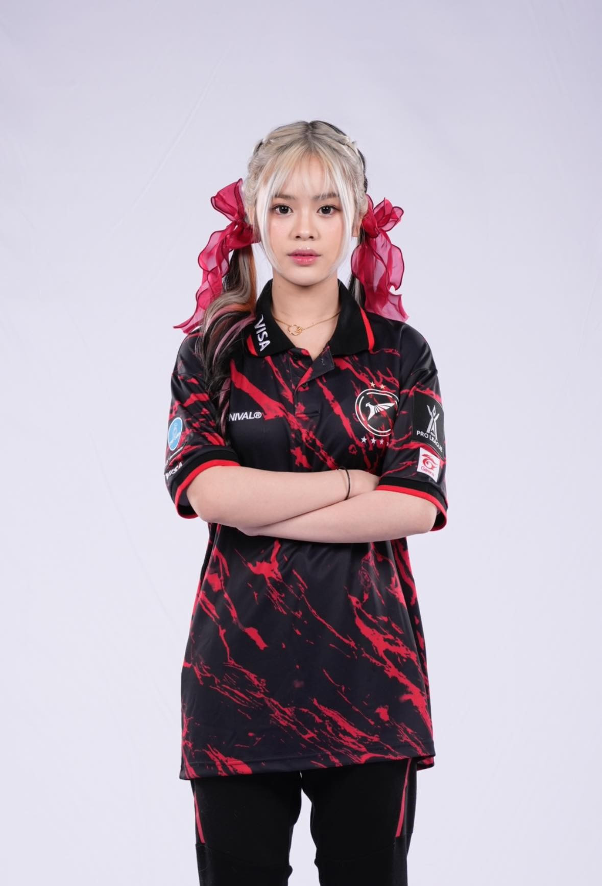 Về việc phát hiện gian lận, Givemeakiss kể lại: “Đó là thời điểm trận đấu bị tạm dừng vì trọng tài và BTC vào kiểm tra xem có vấn đề gì xảy ra. Rồi trọng tài nói với tôi rằng đây là lời nhắc nhở lần thứ nhất liên quan đến việc sử dụng Discord. Lúc đó tôi rất sốc và tự hỏi liệu có đúng là điều mình đang nghĩ hay không”. (Ảnh: FBNV)