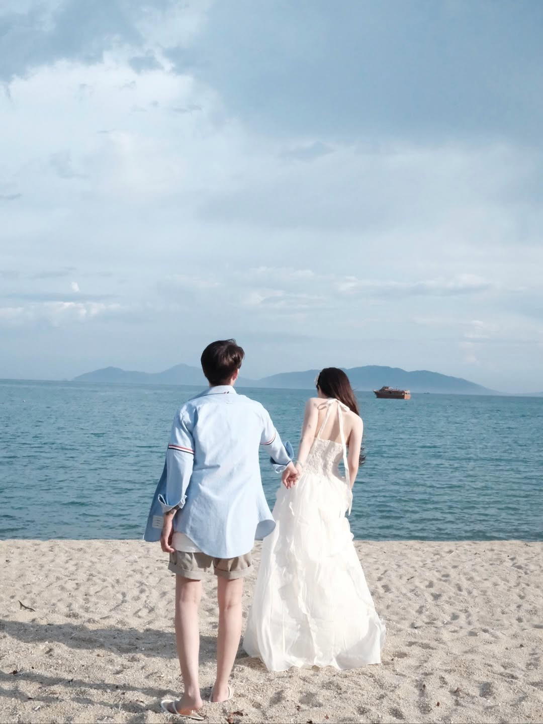 Loạt ảnh không chỉ khoe trọn vẻ đẹp trẻ trung, ngọt ngào của cô mà còn thể hiện gu thời trang tinh tế, đa dạng. (Ảnh: IGNV)