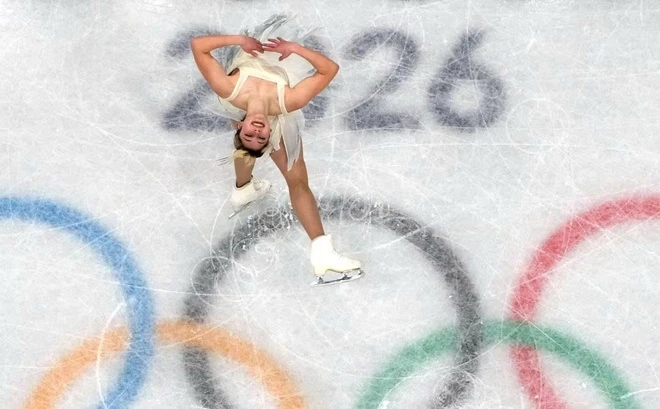 Sự tự tin, nụ cười rạng rỡ và tinh thần phóng khoáng của một Gen Z chính hiệu đã giúp cô biến sàn thi đấu thành một sân khấu trình diễn đầy cảm xúc. (Ảnh: Reuters)