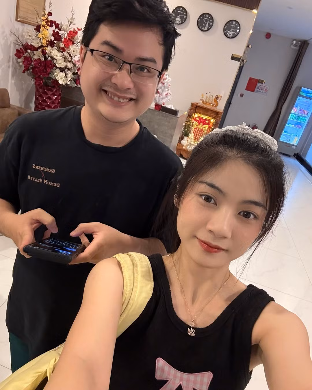 Nam Phương và streamer WinD có thời gian dài yêu đương, cả hai quyết định chính thức về chung nhà vào tháng 3 năm nay. Sau khi cưới, cặp đôi thường xuyên cùng nhau đi du lịch, khám phá nhiều địa điểm khác nhau.