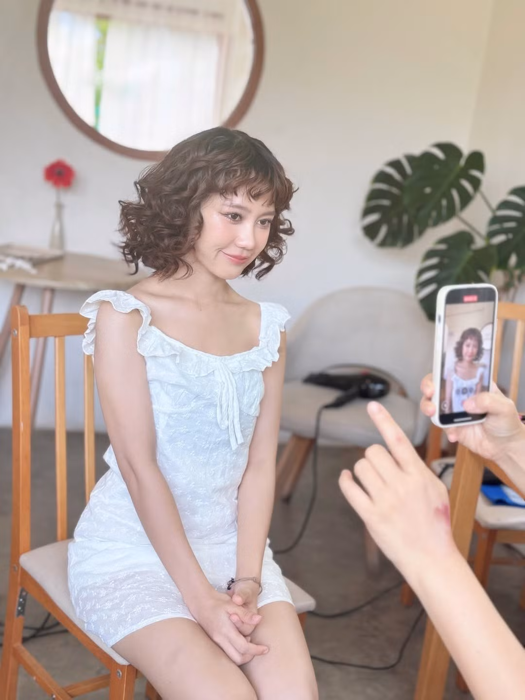 Bên ngoài, Noey Twintail là một cô gái có thân hình nhỏ nhắn, đáng yêu. Cô nàng gây ấn tượng với những khoảnh khắc năng lượng "tràn màn hình" trên trang cá nhân.