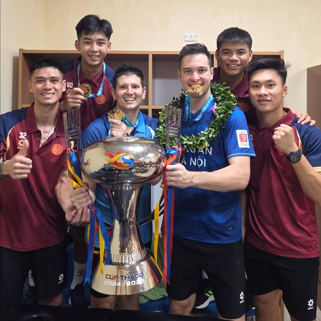 Bên cạnh sự nỗ lực, chăm chỉ trên sân cỏ ngày càng được ghi nhận, Nguyễn Filip cũng dần trở thành cái tên thu hút sự chú ý trên mạng xã hội. (Ảnh: IGNV)