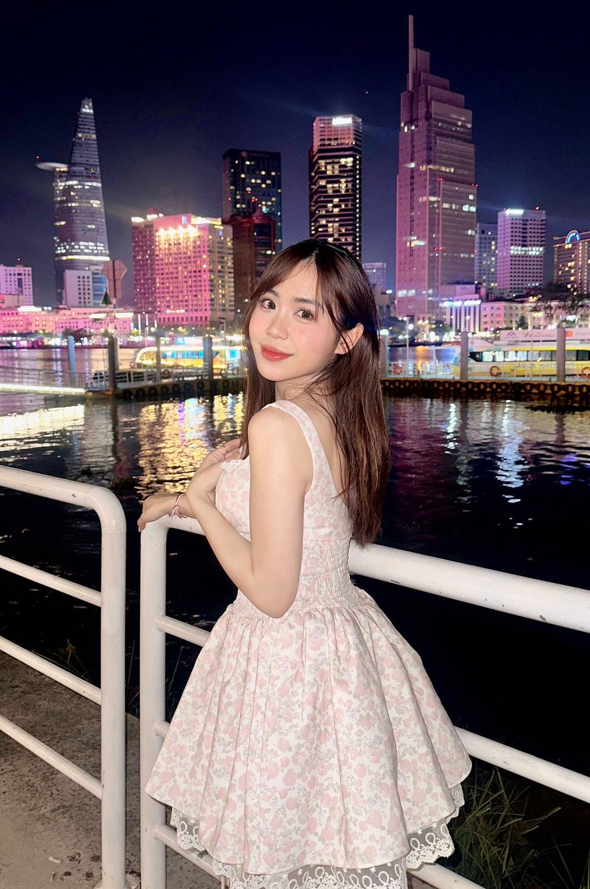 Những hình ảnh đời thường hay các chuyến du lịch của Maysaa đều được theo dõi sát sao, cho thấy sức hút ngày càng tăng của cô gái ngoại quốc “thân thiện như người nhà”.