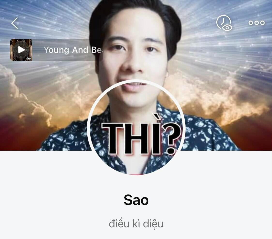 Thay vì chụp ảnh selfie, hãy tìm một khoảnh khắc ngẫu nhiên trong cuộc sống của bạn. Đó có thể là lúc bạn đang nấu ăn, đang làm việc, hay thậm chí là một góc nhỏ trong căn phòng.