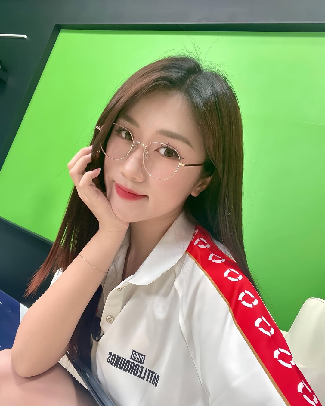 Tên tuổi Linh Nắng trước nay gắn liền với bộ môn VALORANT, người hâm mộ Esports Việt yêu mến gọi Linh Nắng với cái tên "nữ MC số một làng FPS"