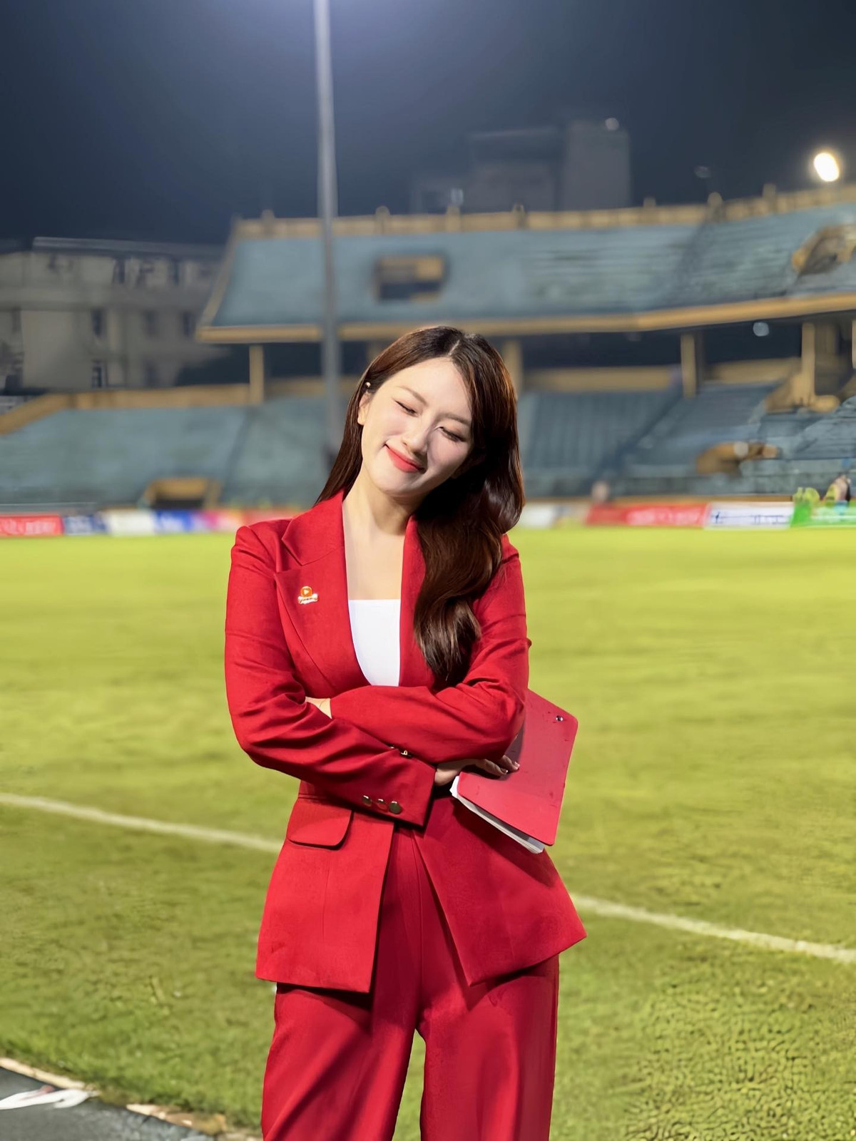 Bên cạnh đó, Linh Nắng còn lấn sân dẫn dắt chương trình của các môn thể thao truyền thống. Từ tài năng mà còn từ phong cách cá nhân, MC Linh Nắng đã khẳng định được dấu ấn riêng biệt của mình.