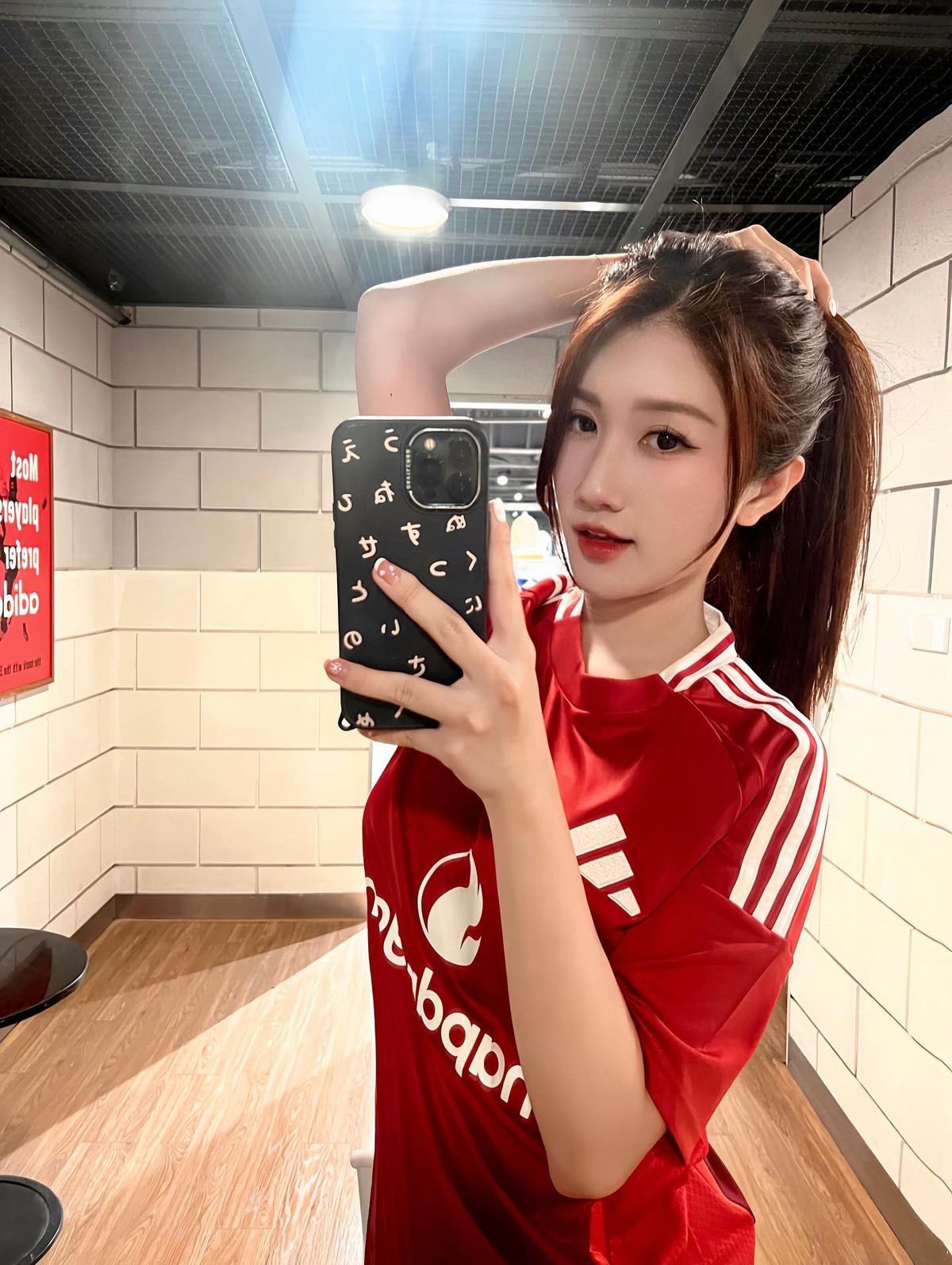 Sự am hiểu và đam mê với công việc đã giúp Linh Nắng xây dựng được hình ảnh chuyên nghiệp, đáng tin cậy trong lòng người hâm mộ.