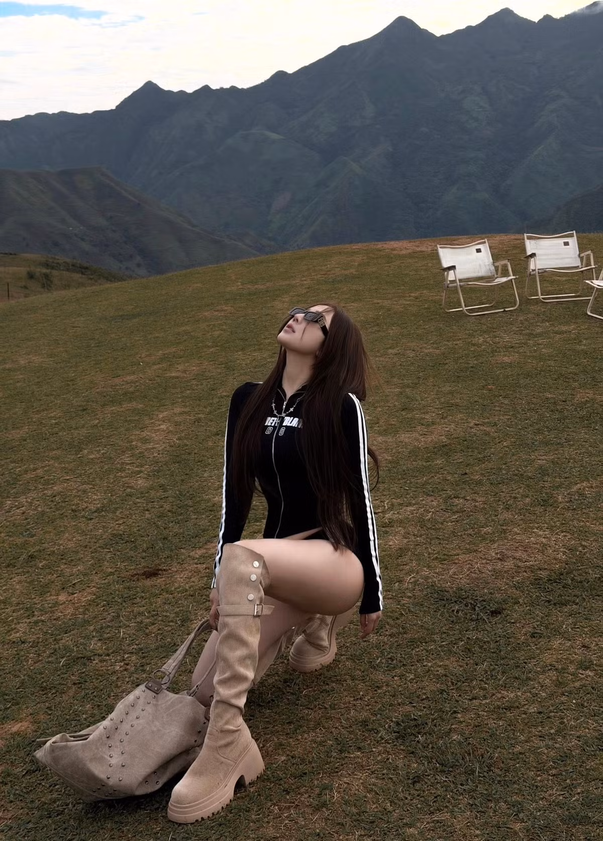 Trần Linh Hương vốn là cái tên không xa lạ với giới trẻ. Cô từng là sinh viên trường Đại học Nội vụ và gây ấn tượng mạnh nhờ vẻ ngoài xinh xắn, ngọt ngào những ngày đầu nổi tiếng. (Ảnh: FBNV)