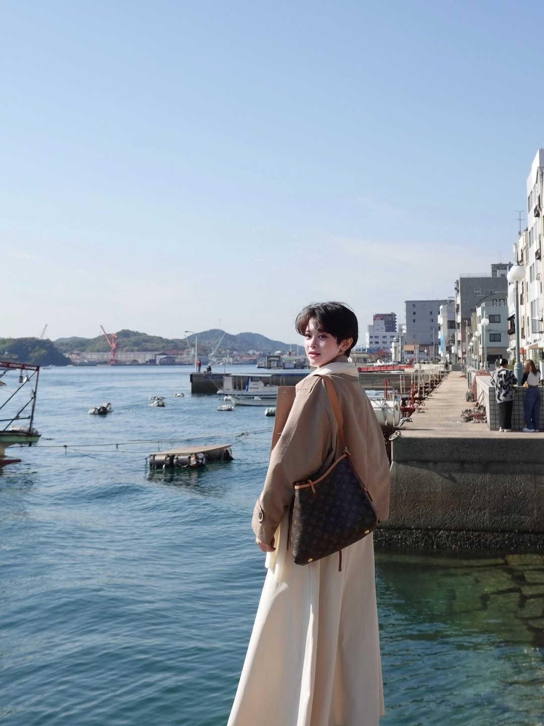 Mái tóc này đã trở thành thương hiệu giúp cô tạo nên nét độc đáo, khác biệt giữa "rừng" mỹ nhân. (Ảnh: IGNV)