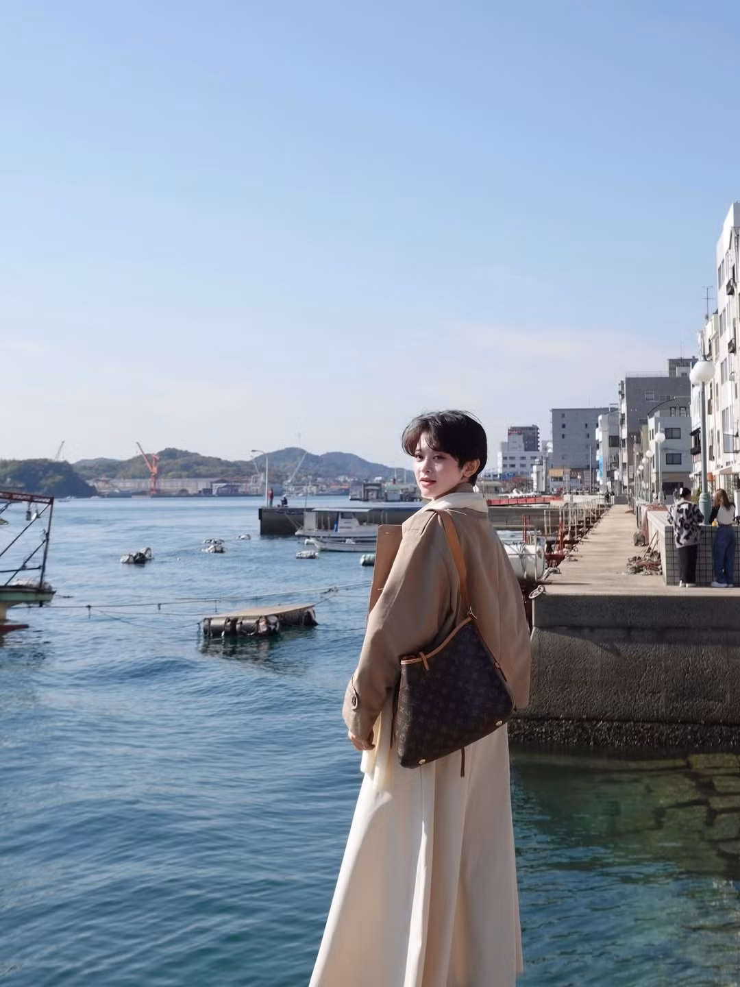 Mái tóc này đã trở thành thương hiệu giúp cô tạo nên nét độc đáo, khác biệt giữa "rừng" mỹ nhân. (Ảnh: IGNV)