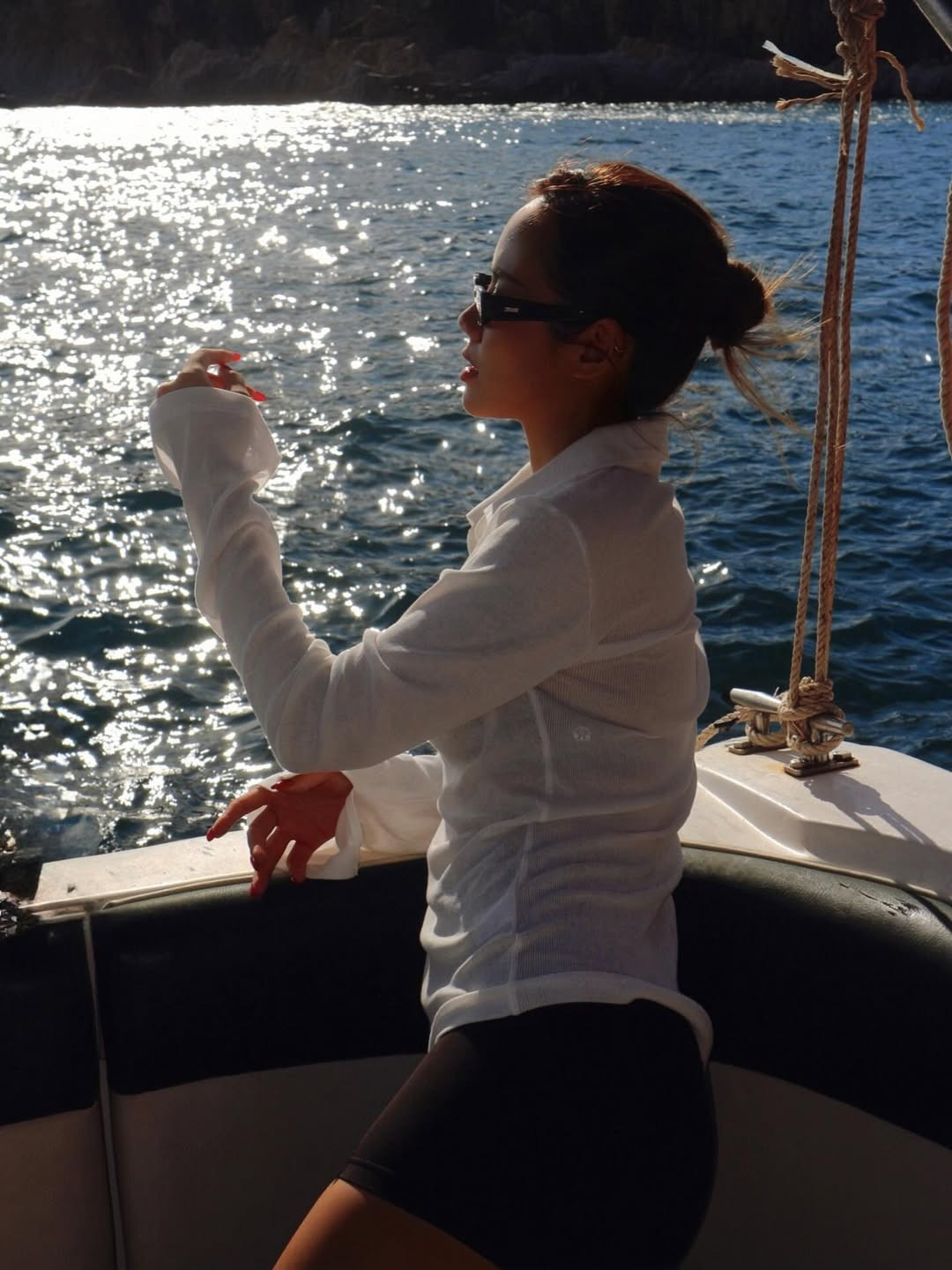 Không còn đóng khung trong hình ảnh "vợ quốc dân" ngọt ngào, kẹo ngọt, thời gian gần đây, Phương Ly gây ấn tượng với diện mạo đầy cá tính và quyến rũ. (Ảnh: IGNV)