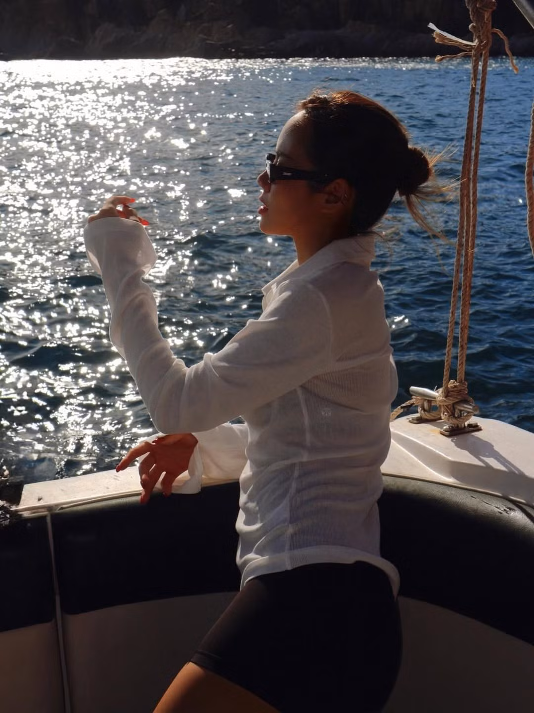 Không còn đóng khung trong hình ảnh "vợ quốc dân" ngọt ngào, kẹo ngọt, thời gian gần đây, Phương Ly gây ấn tượng với diện mạo đầy cá tính và quyến rũ. (Ảnh: IGNV)