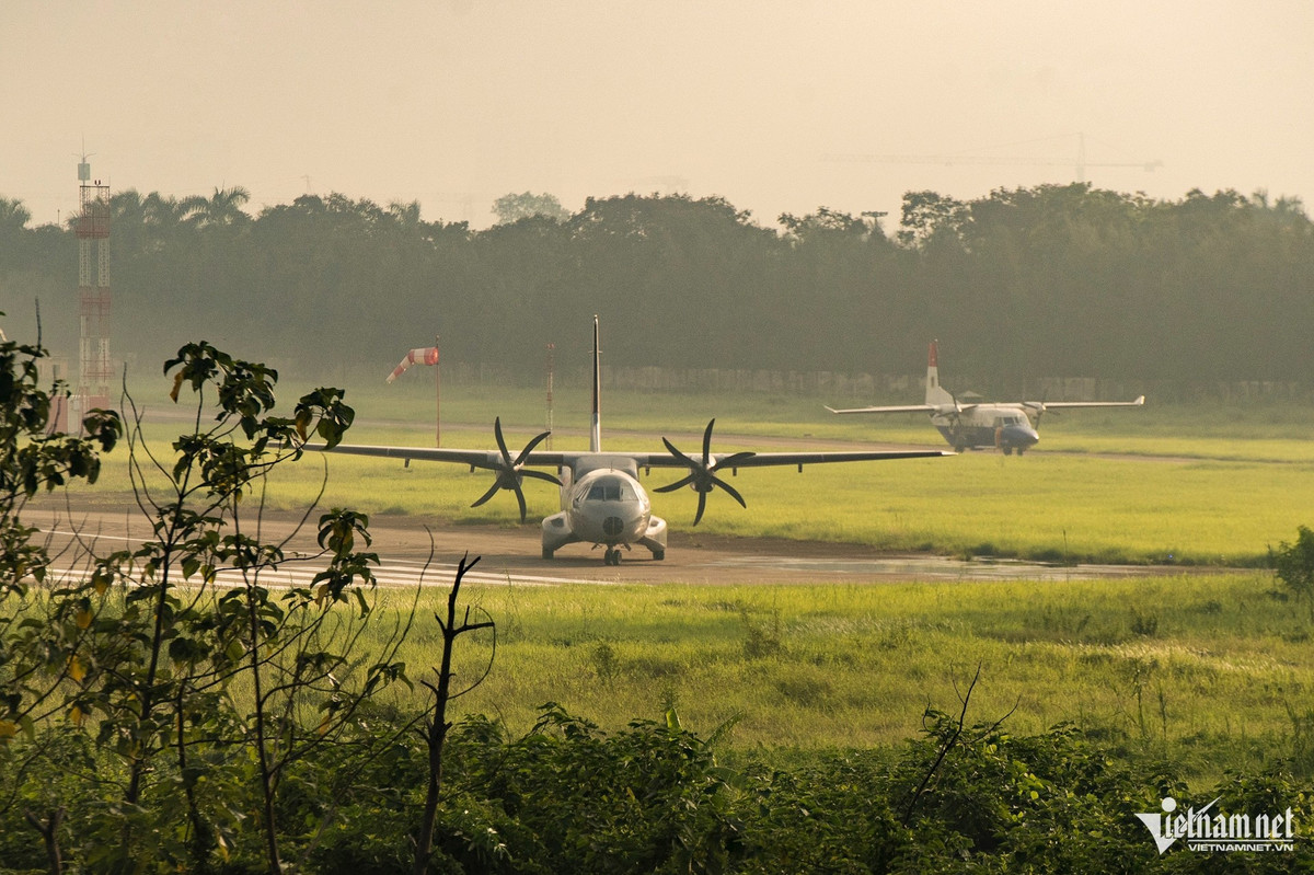 Chiếc vận tải cơ này có thể chở tối đa 23,2 tấn hàng và 71 người.