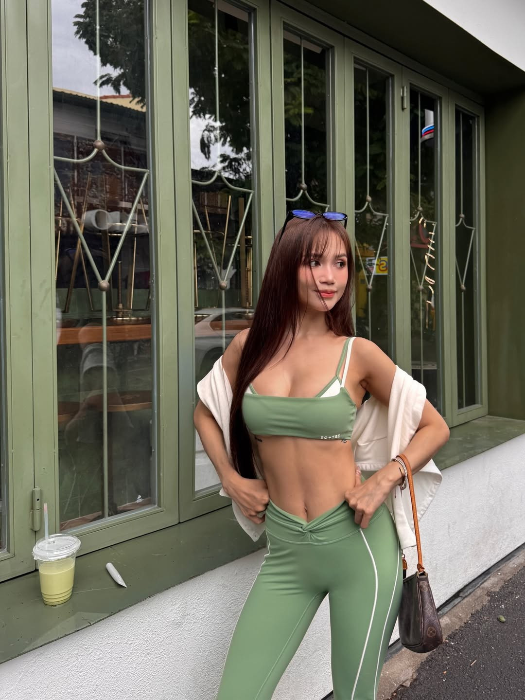 Sau 1 vài ồn ào tình cảm, Sĩ Thanh ở thời điểm hiện tại kín tiếng hơn nhiều, cô tập trung hoàn toàn vào việc chăm sóc bản thân và truyền cảm hứng về lối sống lành mạnh cho hơn 2 triệu người theo dõi trên mạng xã hội. (Ảnh: IGNV)