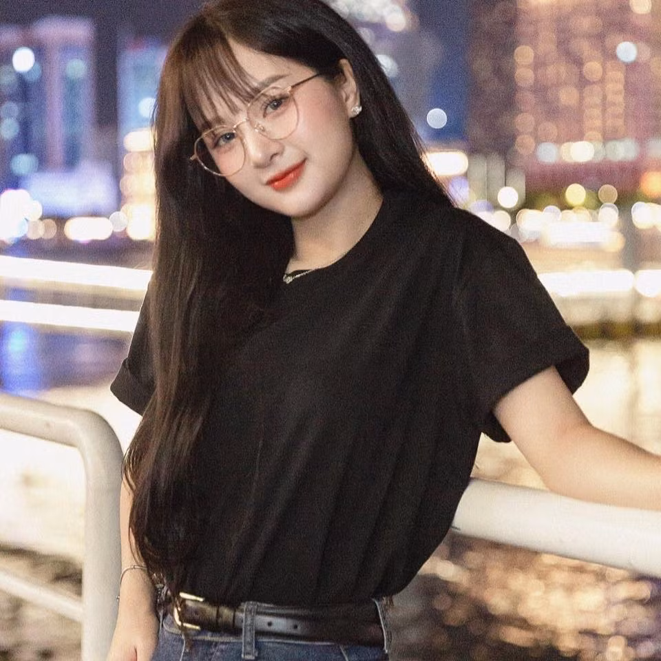 Trước đó, cô và nữ cơ thủ chuyên nghiệp Dương Yến Vi từng khiến nhiều người xuýt xoa với chuyện tình cảm ngọt ngào. (Ảnh: IGNV)