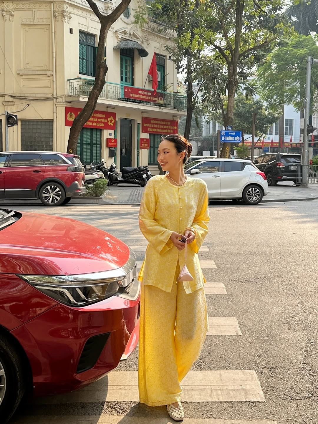 Hai gương mặt nổi bật là Chái Chanh và Vân Tiny đã nhanh chóng "bắt sóng" xu hướng này, tạo nên những bộ ảnh gây sốt với phong cách hoàn toàn khác biệt. (Ảnh: IG @chaichanh)