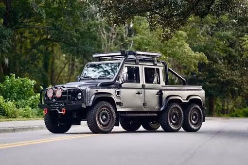 [GALLERY] Land Rover Defender 1993 độ "quái thú 6 chân", bán gần 8 tỷ đồng