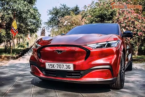 Ford Mustang Mach-E được đại lý ưu đãi mạnh, rẻ hơn 1 tỷ đồng khi ra mắt