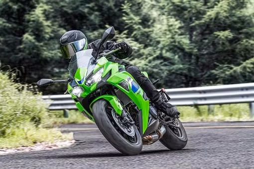 [GALLERY] Kawasaki Ninja 650 2027 nâng cấp phuộc, phanh mới - chờ về Việt Nam