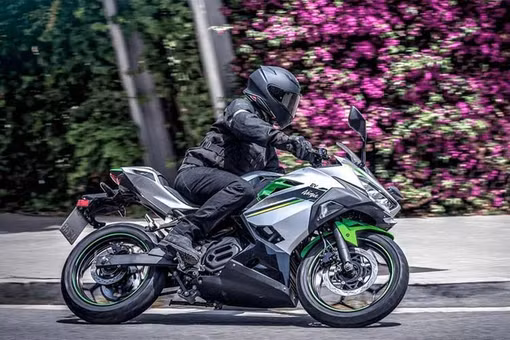 [GALLERY] Kawasaki Ninja e-1 2027 giá 206 triệu đồng, chạy chỉ 66 km/sạc, 