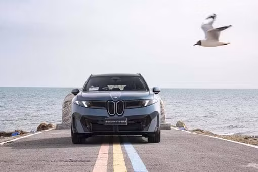 [GALLERY] BMW iX3 L 2026 ra mắt - màn hình "khủng" 43,3 inch, từ 1,04 tỷ đồng