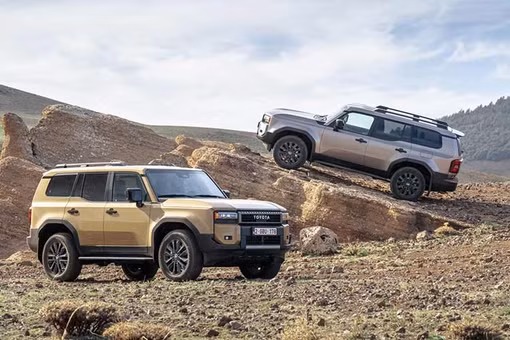 Toyota làm gì với Land Cruiser Prado, sau màn ra mắt Mitsubishi Pajero?