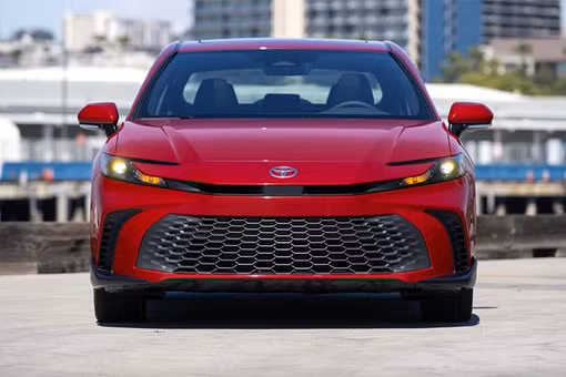 GALLERY] Toyota Camry 2027 giá "mềm" hơn, hybrid sẽ là lựa chọn duy nhất