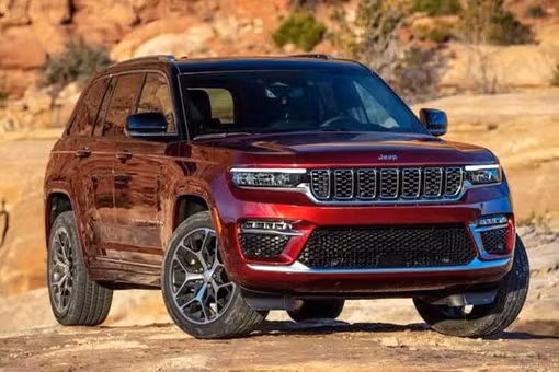 Jeep Grand Cherokee bị triệu hồi vì lỗi hệ thống kiểm soát áp suất lốp