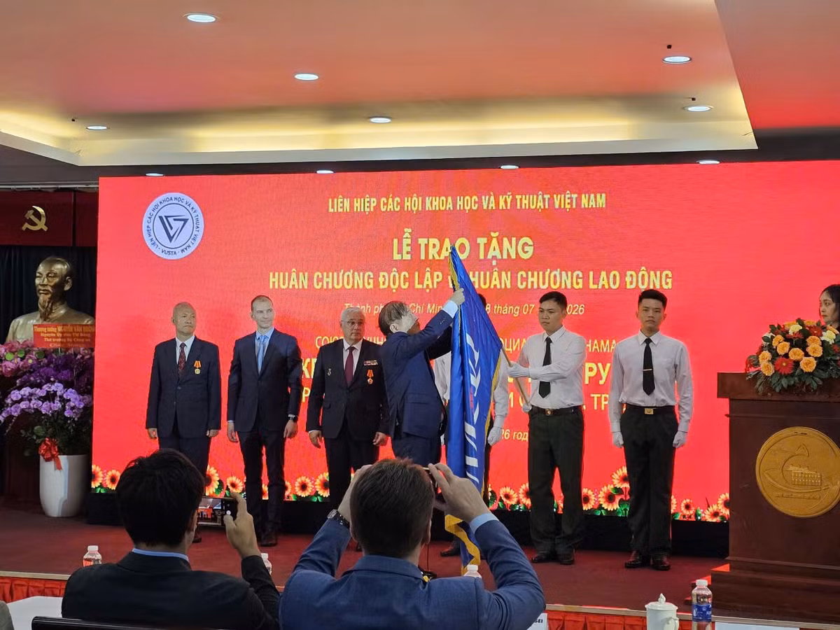 ct-dung-trao-co.jpg